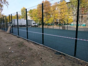 Забор на спортивную площадку 40 метров фото в Ступино