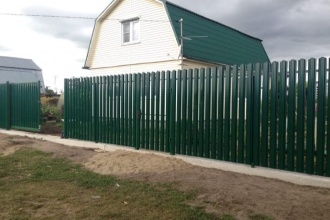 Забор из евроштакетника на ленточном фундаменте 70 метров фото в Ступино